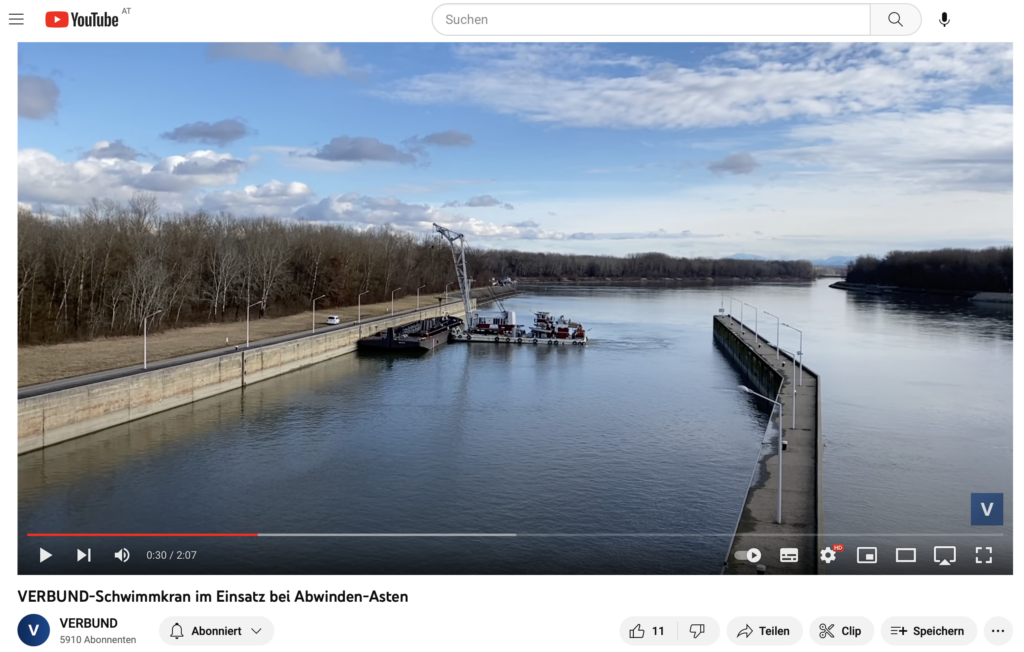 Video: VERBUND-Schwimmkran im Einsatz bei Abwinden-Asten
